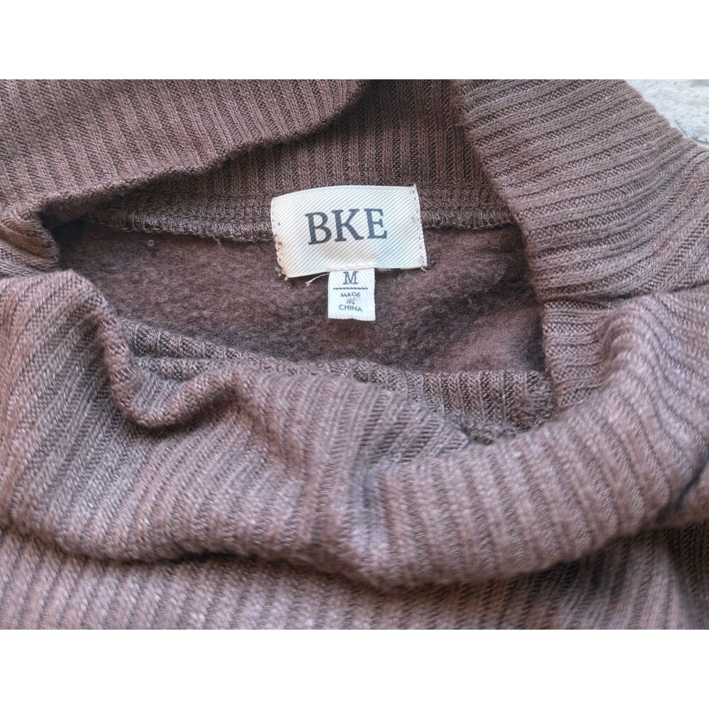 BKE Buckle Oversized Ribbed Mock Neck Pullover Sweater Sz Medium Chocolate Brown - Picture 3 of 8